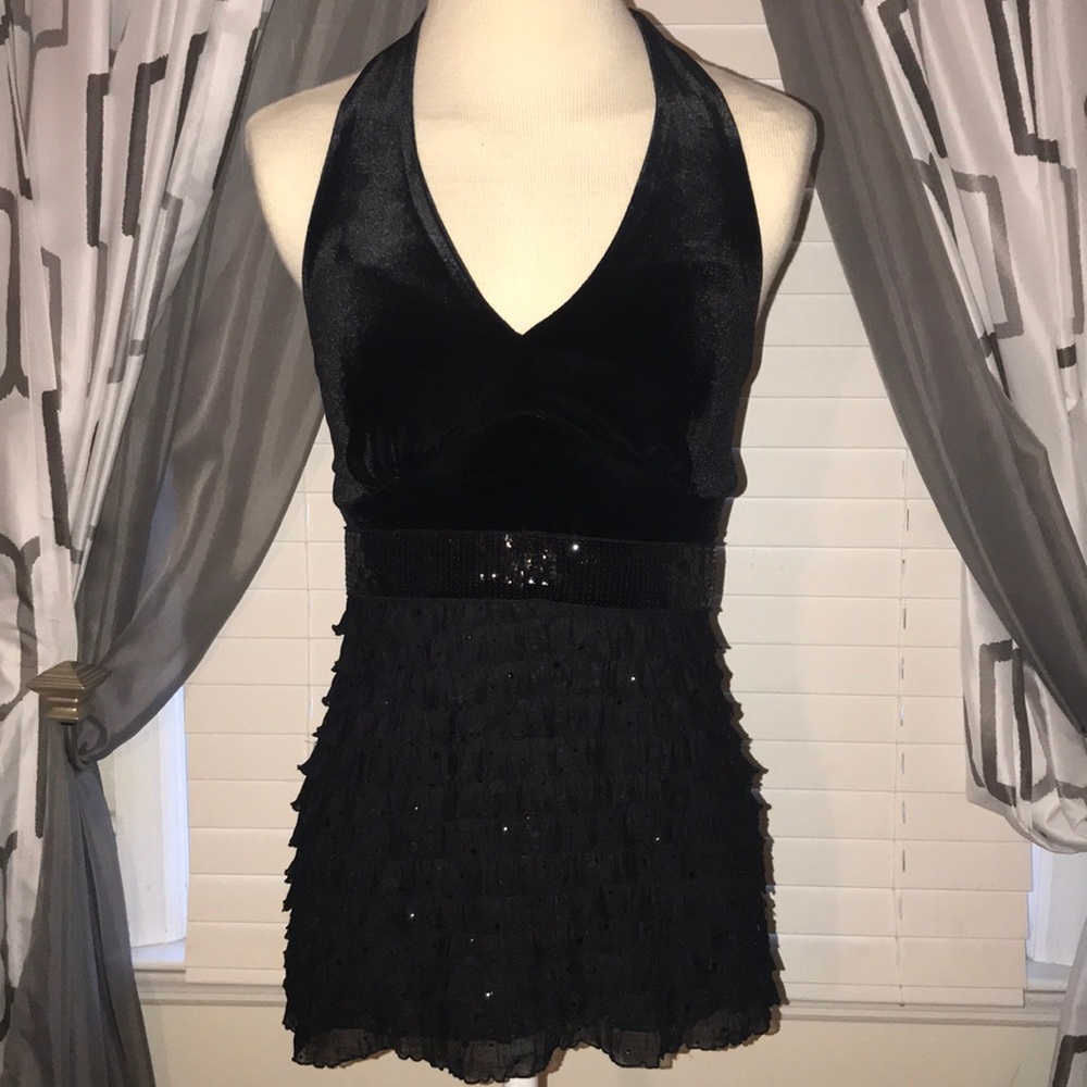 🌸4x20🌸Velvet and sequin stretchy halter top SZ M